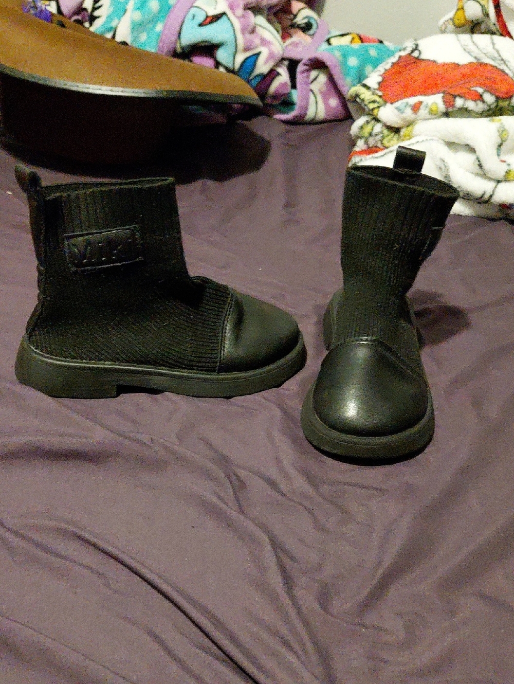 Unbranded Kids Black Knit Chelsea Boots